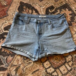 Levi High Waisted Relaxed shorts